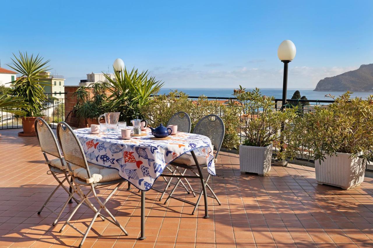 Attico Cielo E Mare Apartamento Spotorno Exterior foto