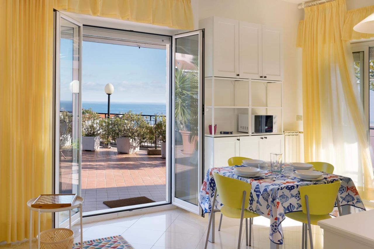 Attico Cielo E Mare Apartamento Spotorno Exterior foto