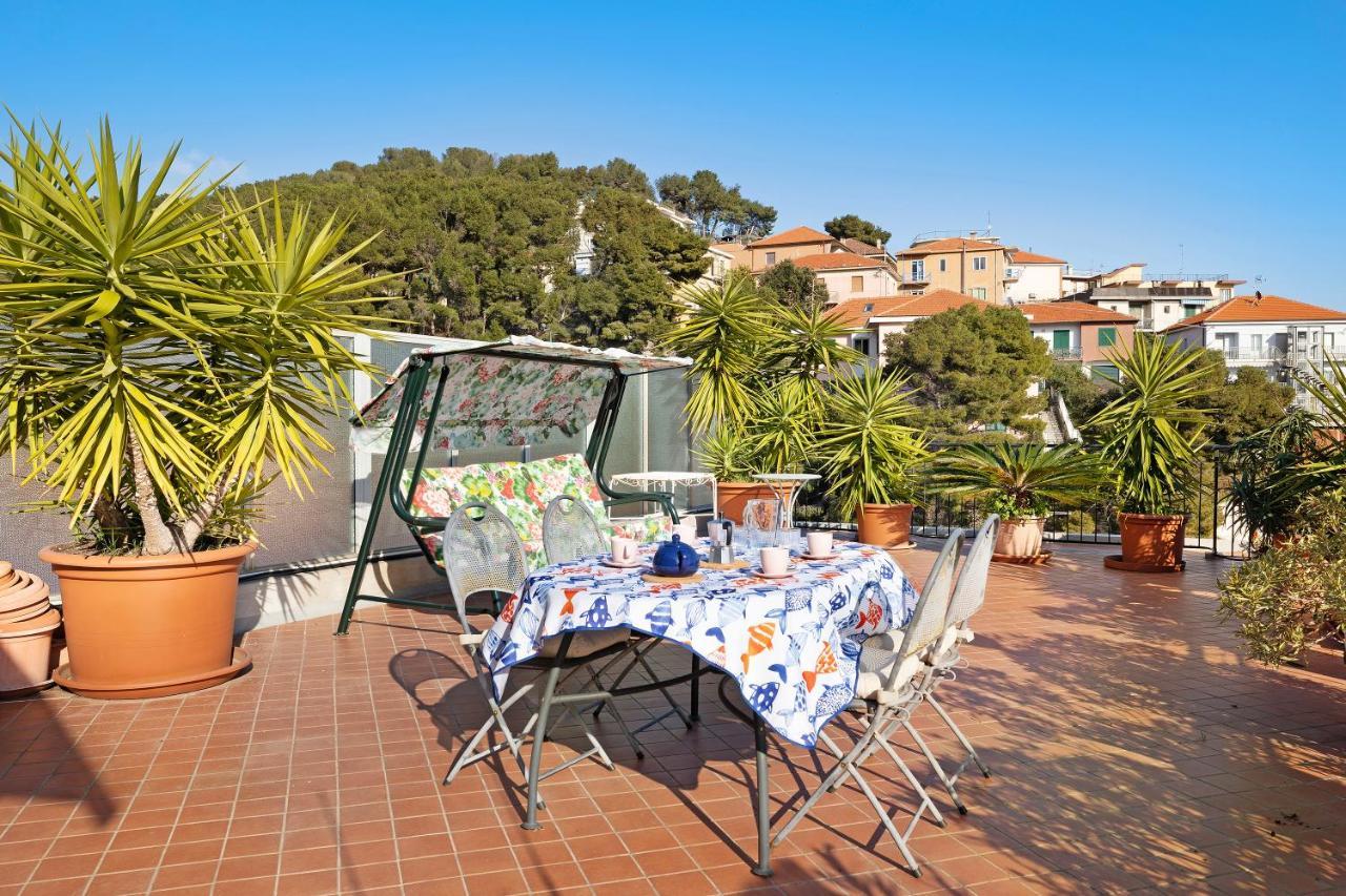Attico Cielo E Mare Apartamento Spotorno Exterior foto