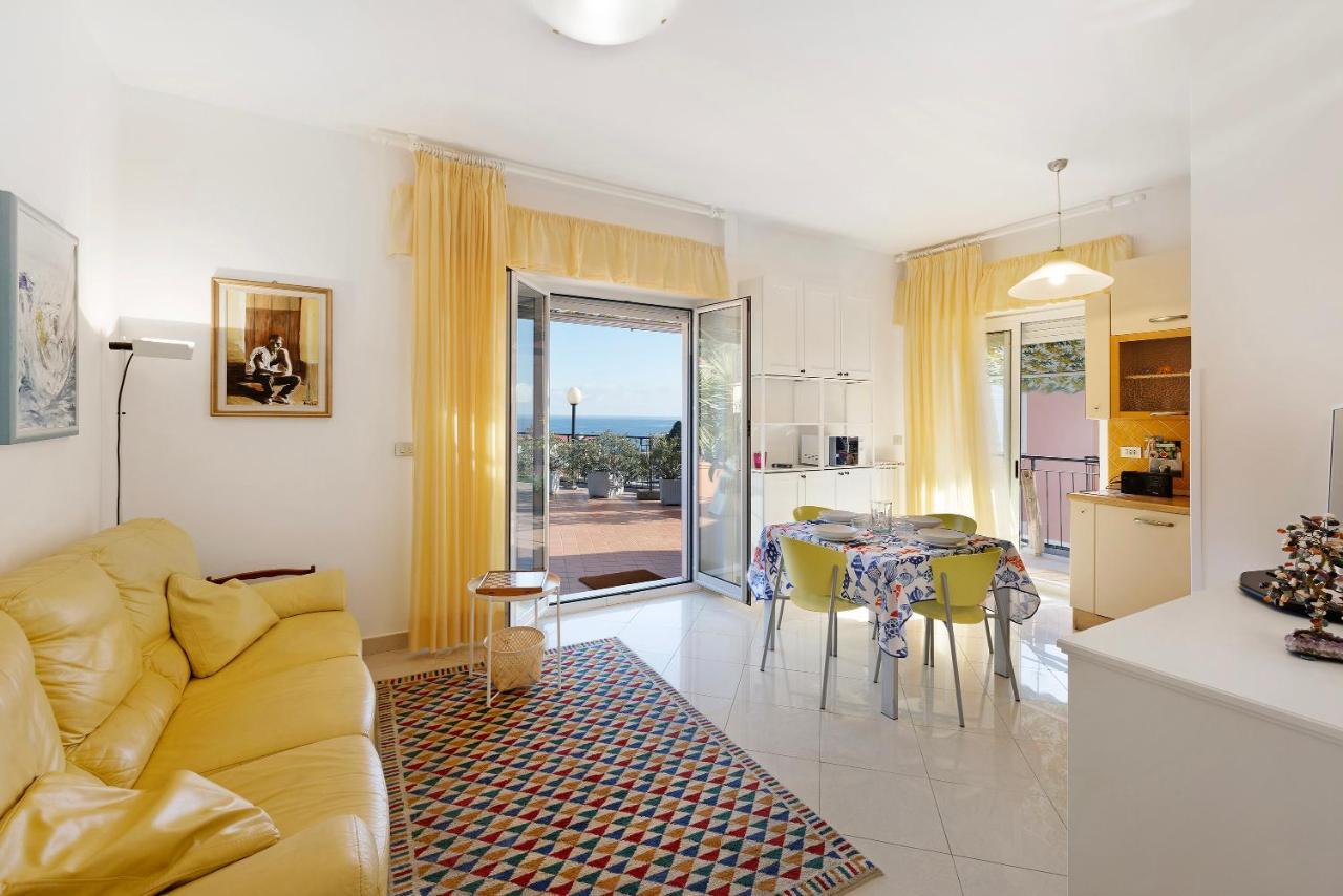 Attico Cielo E Mare Apartamento Spotorno Exterior foto